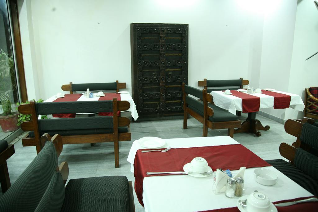 Hotel The Royal Residency New Delhi
